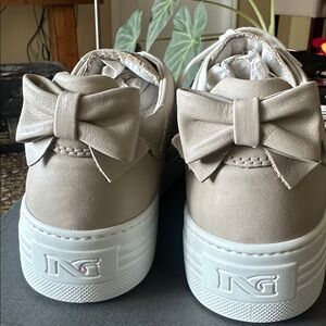 Nero Giardini Women's bow leather Sneakers Retail $255!